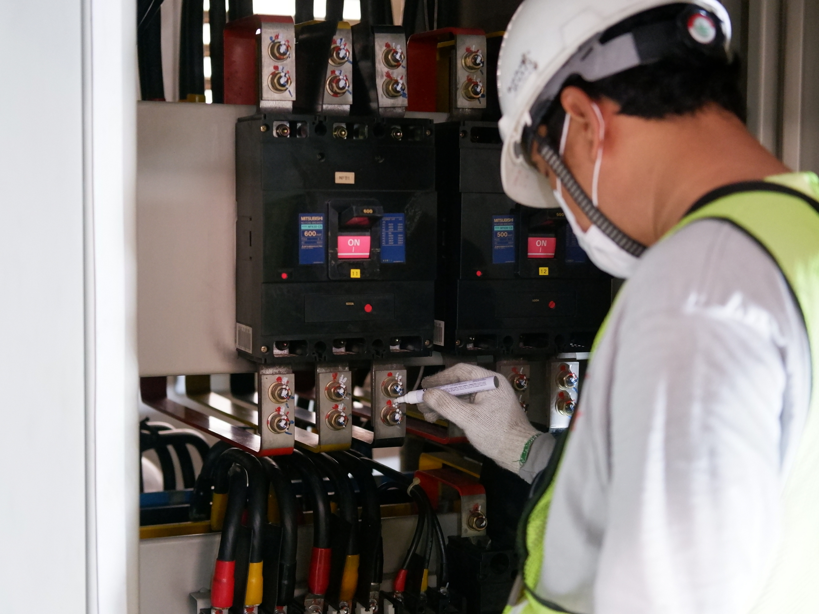 Instalação e Manutenção Elétrica Comercial